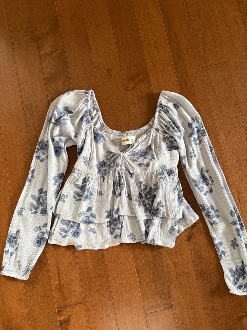 Hollister White & Blue Floral Tiered Peasant Blouse